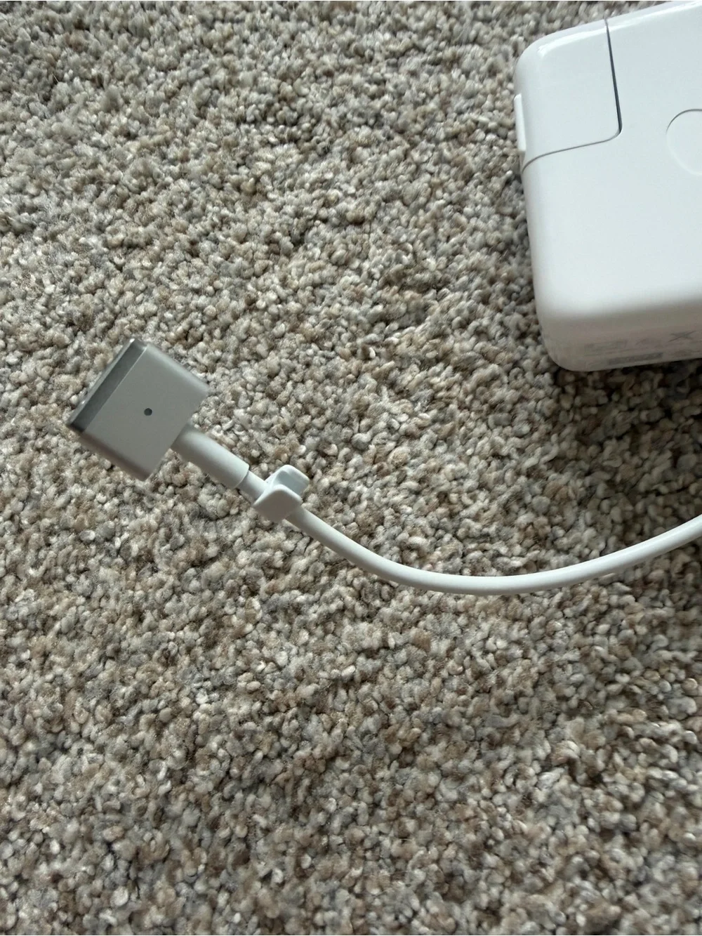 Apple MacBook 45W MagSafe 2 Power Adapter Model A1436